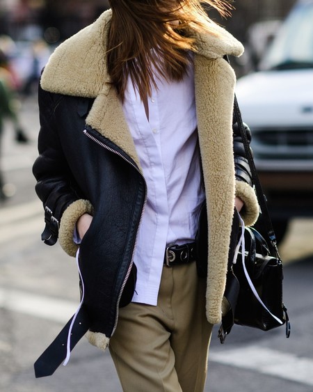 abrigo-borreguito-mujer-462qzx-1.jpg Te damos nueve fórmulas para saber cómo llevar abrigo de borreguito y ser una reina del street style - Imagen 1
