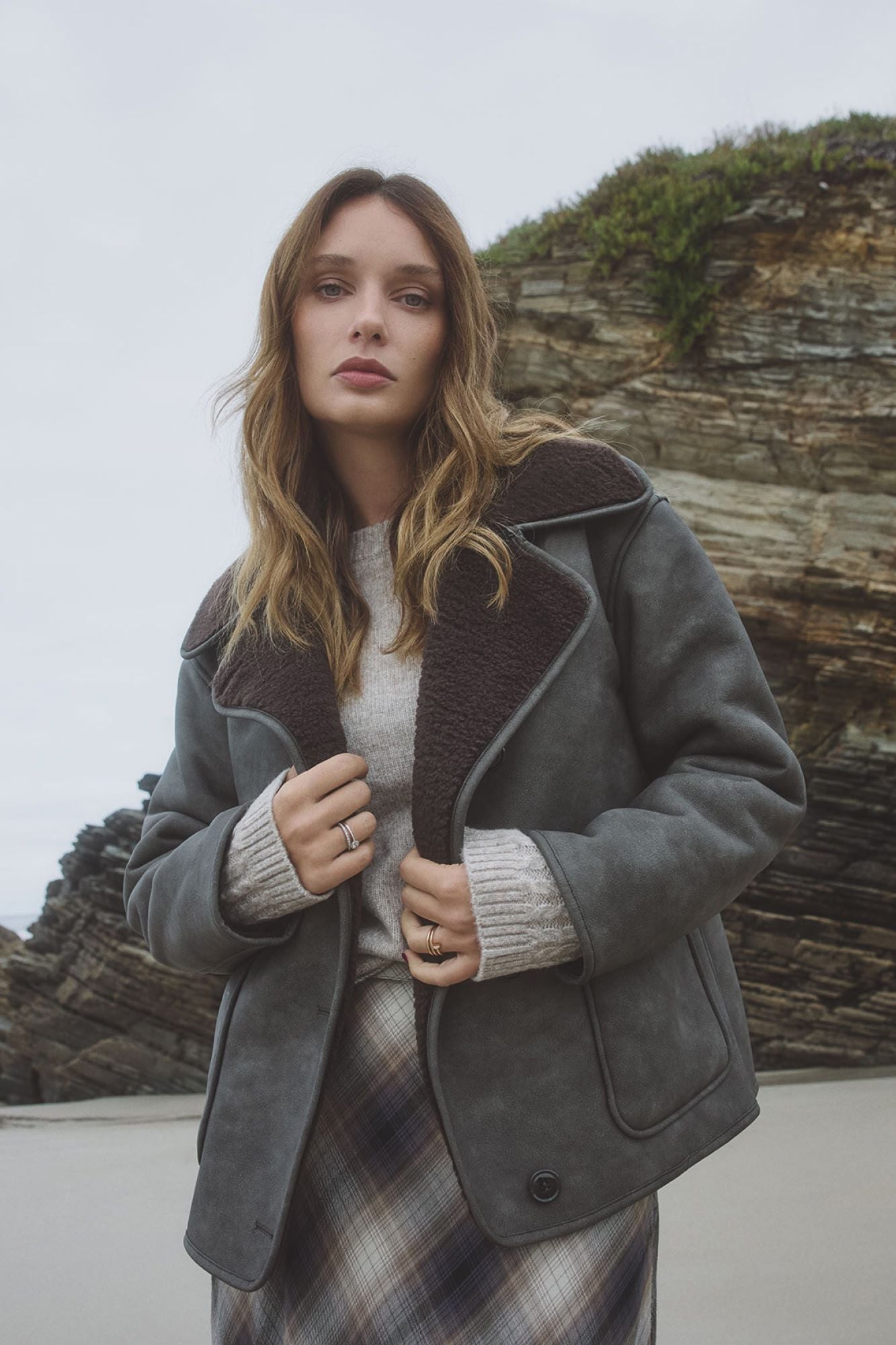 abrigo-doble-faz-741dgy-1.jpg Abrigo tipo chaquetón doble faz | Ofertas en abrigos y parkas de mujer | Fifty Outlet - Imagen 1