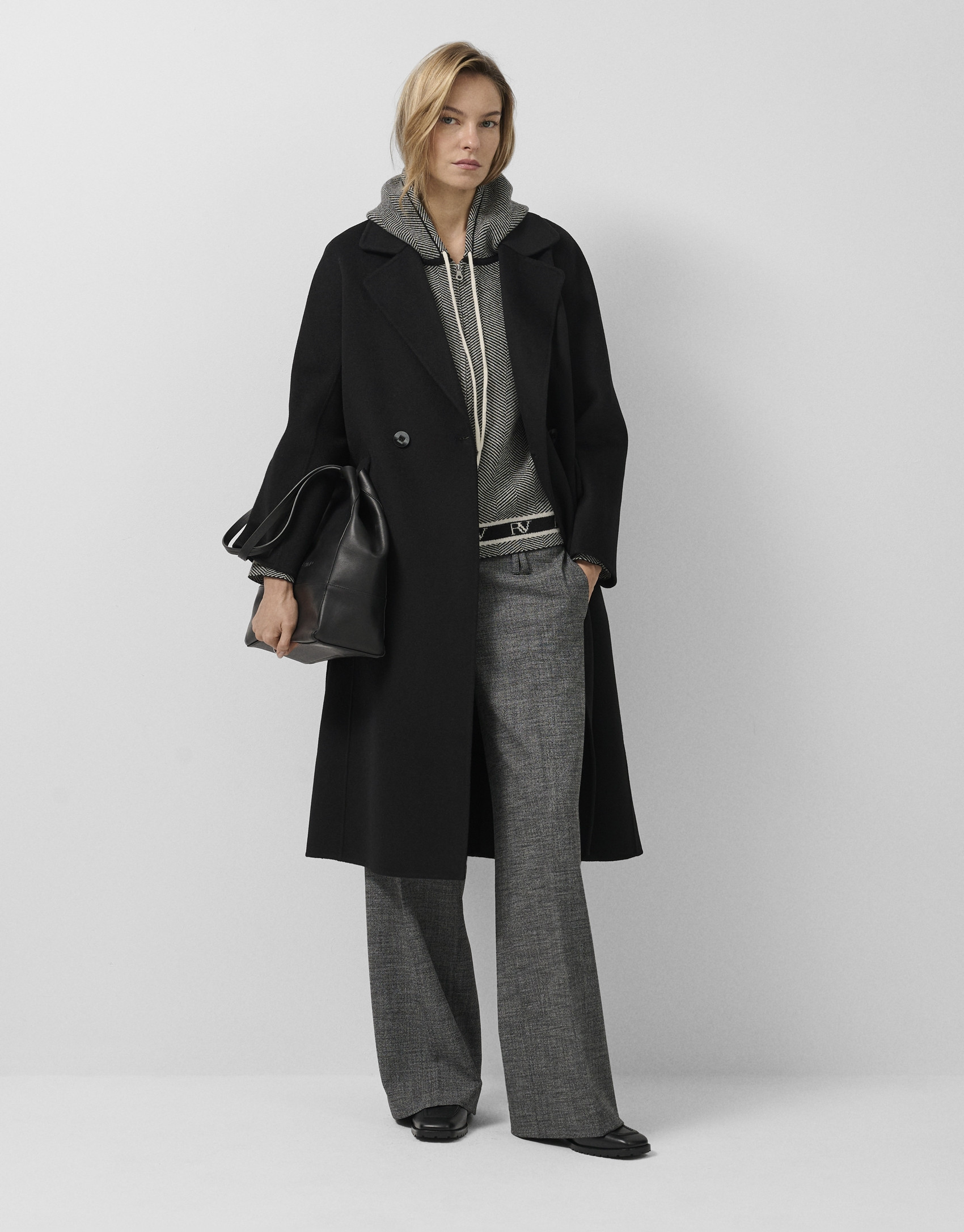 abrigo-doble-faz-mujer-232ewg-1.jpg Abrigo largo oversize doble faz negro Mujer | Roberto Verino - Imagen 1