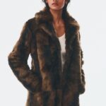 Abrigo efecto pelo Beige oscuro MUJER | H&M ES