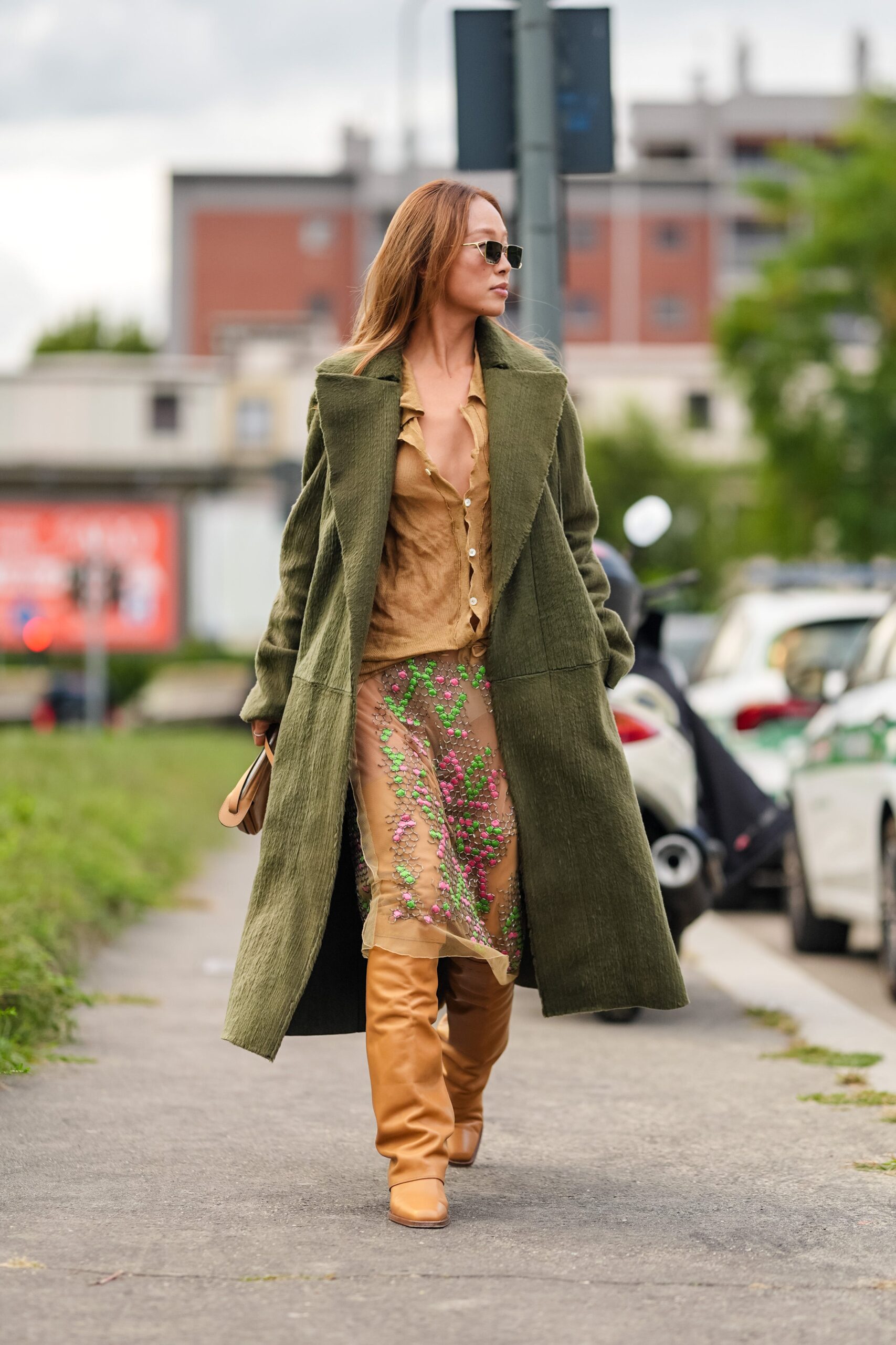 abrigo-verde-mujer-760usb-1.jpg Abrigo verde oliva, la tendencia en abrigos favorita de las estilistas para este otoño invierno 2024 2025 - Imagen 1