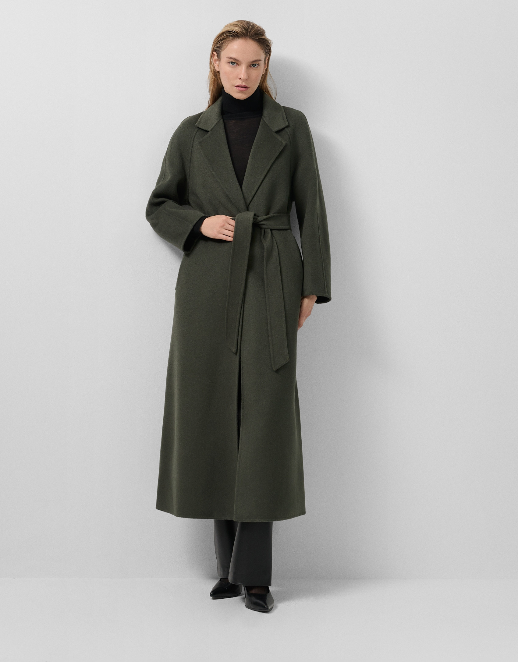 abrigo-verde-mujer-929ftf-1.jpg Abrigo largo en paño doble faz verde Mujer | Roberto Verino - Imagen 1