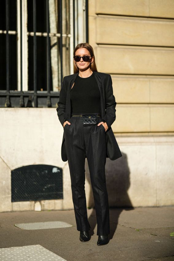americana-negra-mujer-185tnz-1.jpg Un look con americana negra para cada día de la semana - Imagen 1