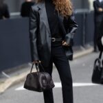 10 fórmulas innovadoras para llevar tu 'blazer' negra favorita en todos los looks de noviembre
