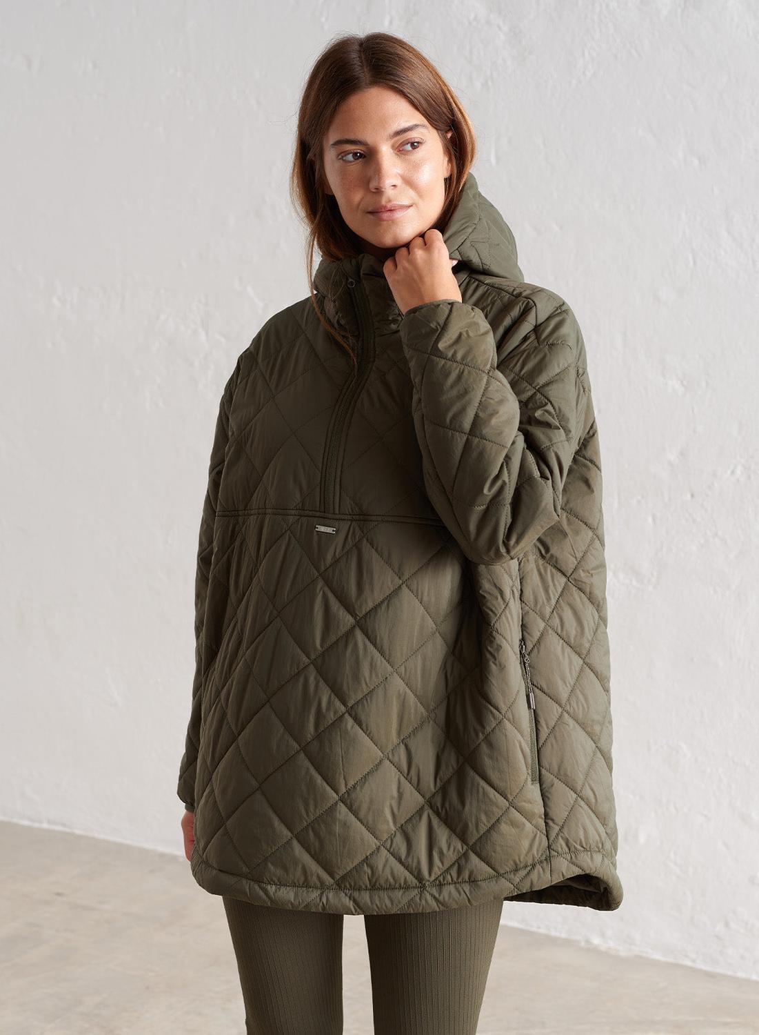anorak-mujer-840xob-1.jpg Mujer Anorak Amplio Acolchado Repelente al Agua Verde Caqui | Decathlon - Imagen 1