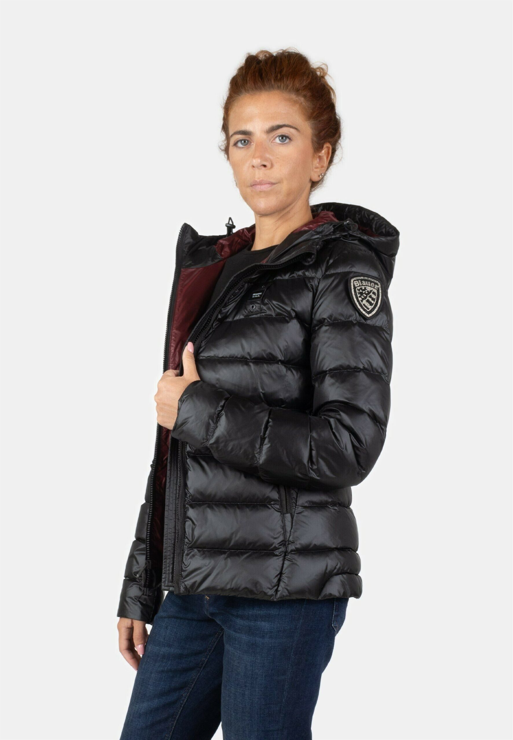 blauer-mujer-516vbq-1.jpg Chaquetón Plumífero Hidrorrepelente Blauer Charme Para Mujer – Corte Acinturado, Capucha Fija, Bolsillos Con Cremallera Y Detalles - Imagen 1