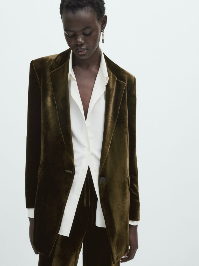 blazer-terciopelo-mujer-460iju-1.jpg Traje Terciopelo Traje De Chaqueta Mujer Massimo Dutti Traje Chaqueta Mujer Massimo Dutti Blazer Terciopelo Trajes - Imagen 1