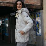 Chaqueta acolchada con cuello alto en contraste