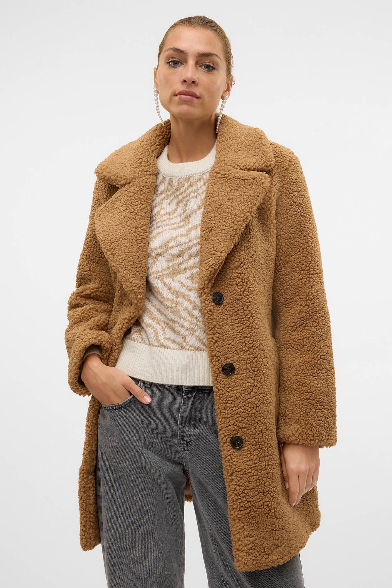 chaqueta-borreguito-mujer-348dzi-1.jpg Abrigo de borreguito | Abrigos y Parkas de Mujer | Cortefiel - Imagen 1