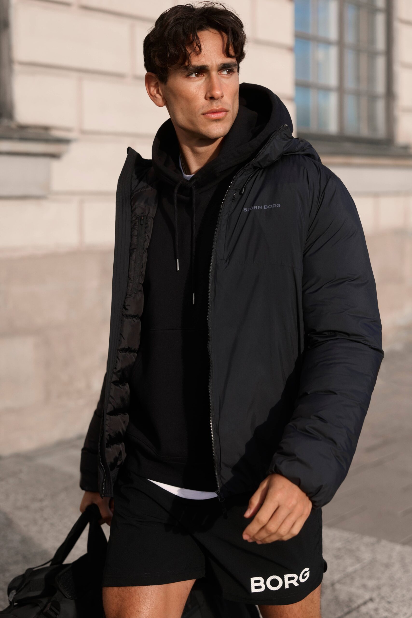 chaqueta-hombre-invierno-274cvn-1.jpg Chaquetas de Invierno para Hombres: Plumíferos, Puffer y Polar | Björn Borg - Imagen 1