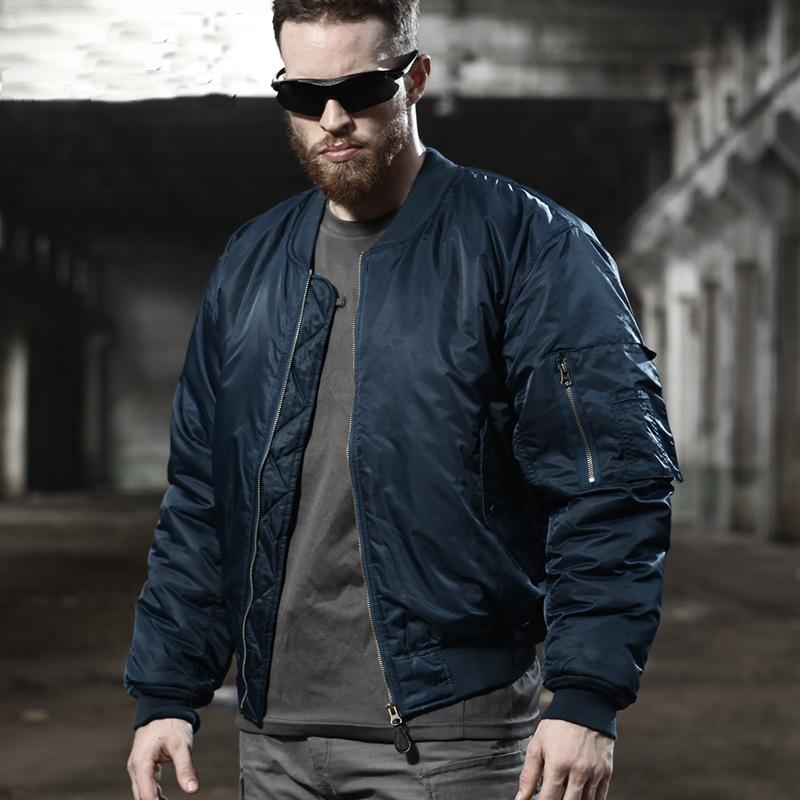 chaqueta-militar-hombre-384vpp-1.jpg MA1 Chaqueta Bomber de piloto de vuelo militar para hombre, abrigo de invierno cálido e informal de aviador táctico aerotransportado para motocicleta Compra barata en Joom - Imagen 1