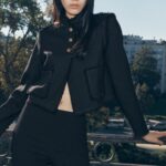 La espectacular chaqueta negra de fondo de armario de las rebajas de Zara que las expertas en moda están agotando porque es tan elegante que parece de lujo