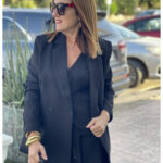 ✨ Chaqueta Negra Cruzada Estilo Elegante.