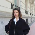 Chaqueta Negra Minimal con Cremallera | Maravilloso 2025