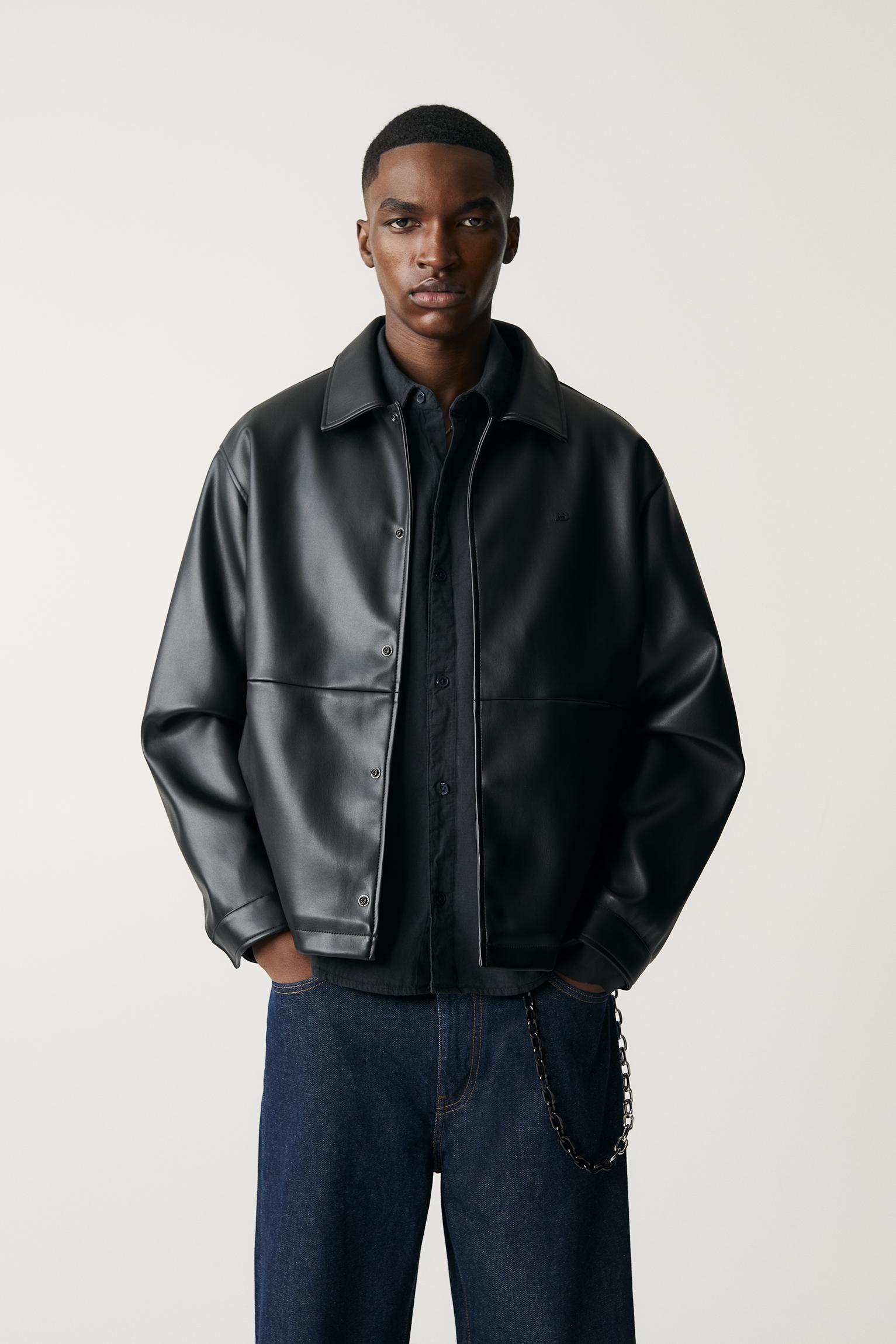 chaqueta-piel-hombre-204lkb-1.jpg Cazadora Biker Chaqueta Polipiel Negra Hombre Efecto Piel Inside Chaquetas Hombre Cazadora Negra Chaqueta Cuero - Imagen 1