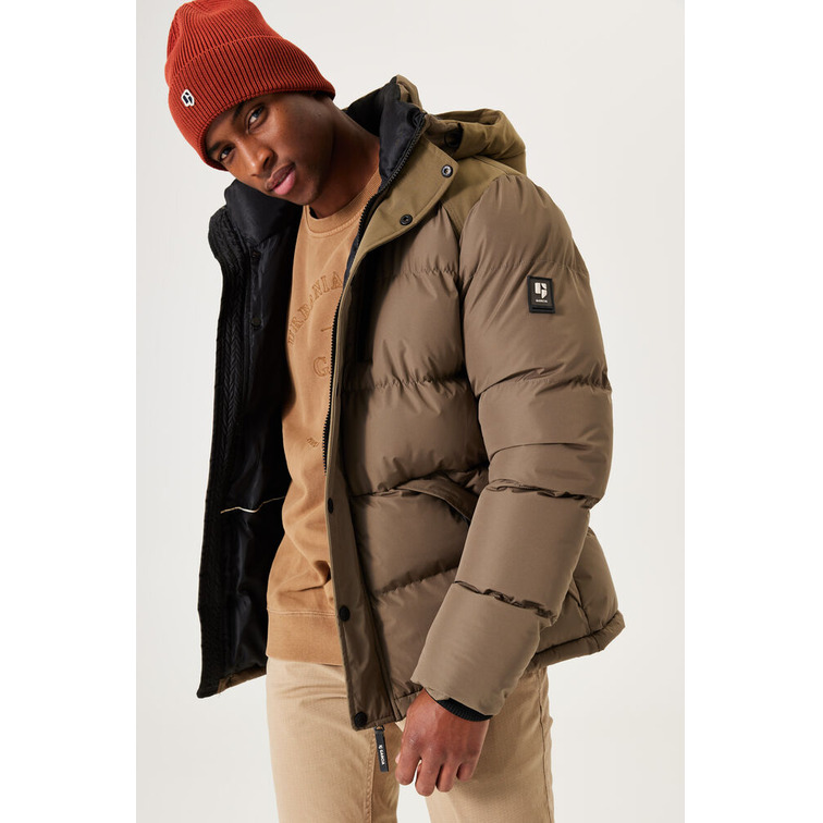 plumifero-hombre-064dta-1.jpg PLUMÍFERO ACOLCHADO CON CAPUCHA HOMBRE GARCIA JEANS Korner - Imagen 1