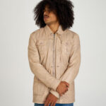 Chaqueta sahariana de piel arena hombre | HervásPiel